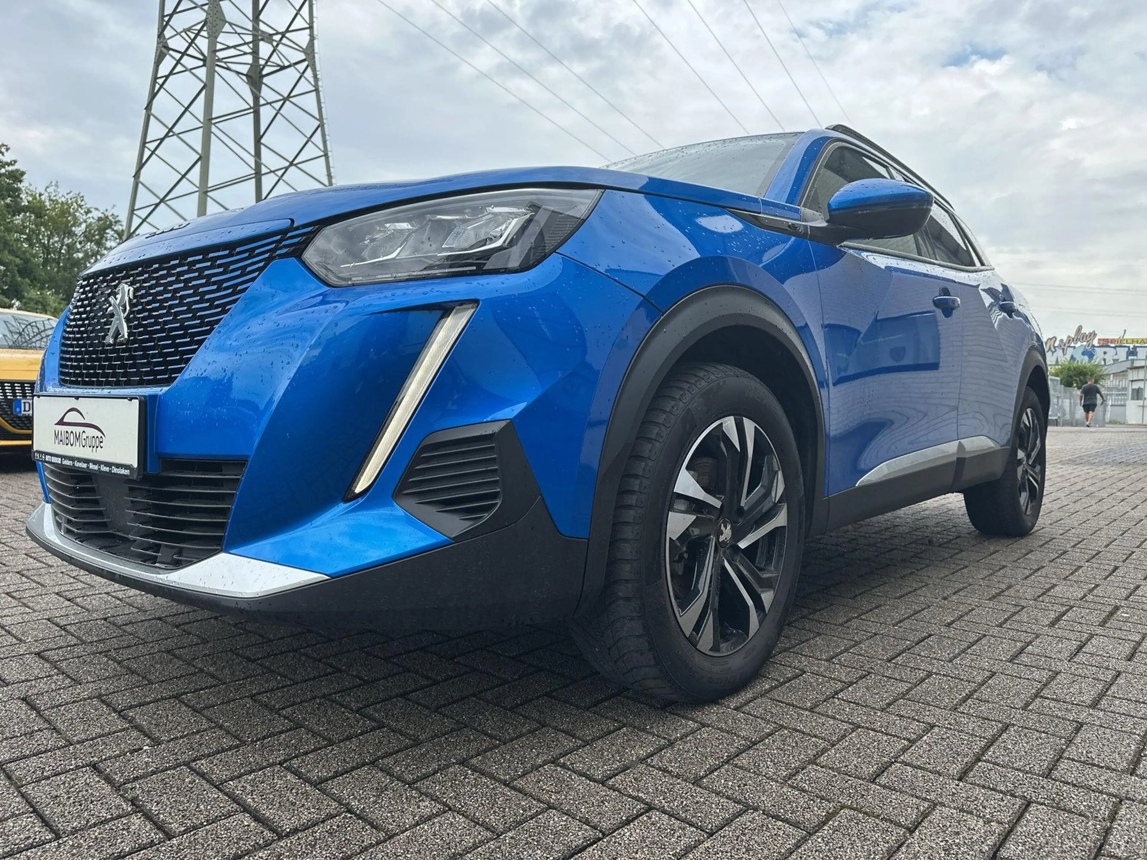Peugeot e-2008 Allure — photo 7