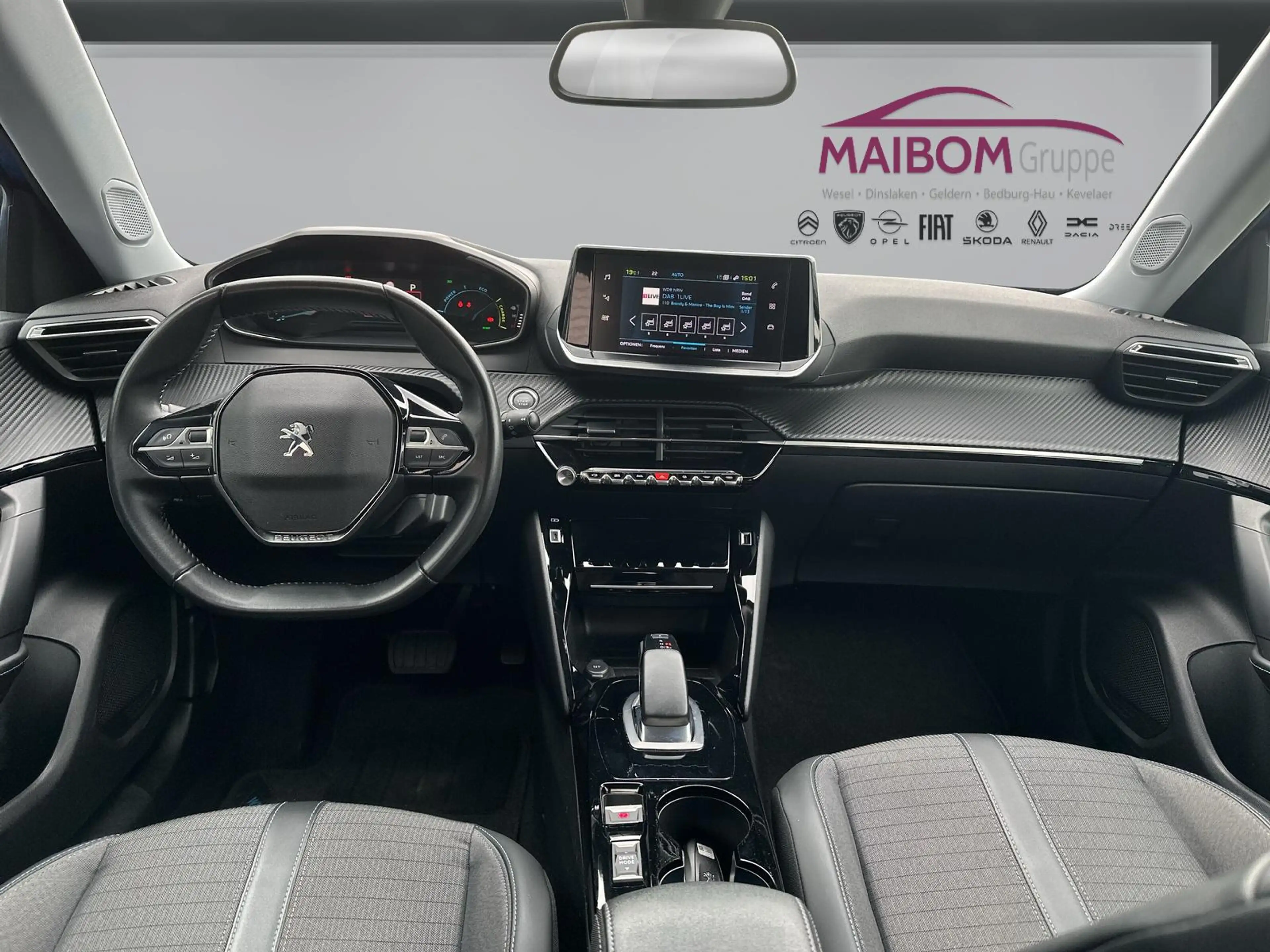 Peugeot e-2008 Allure — photo 16