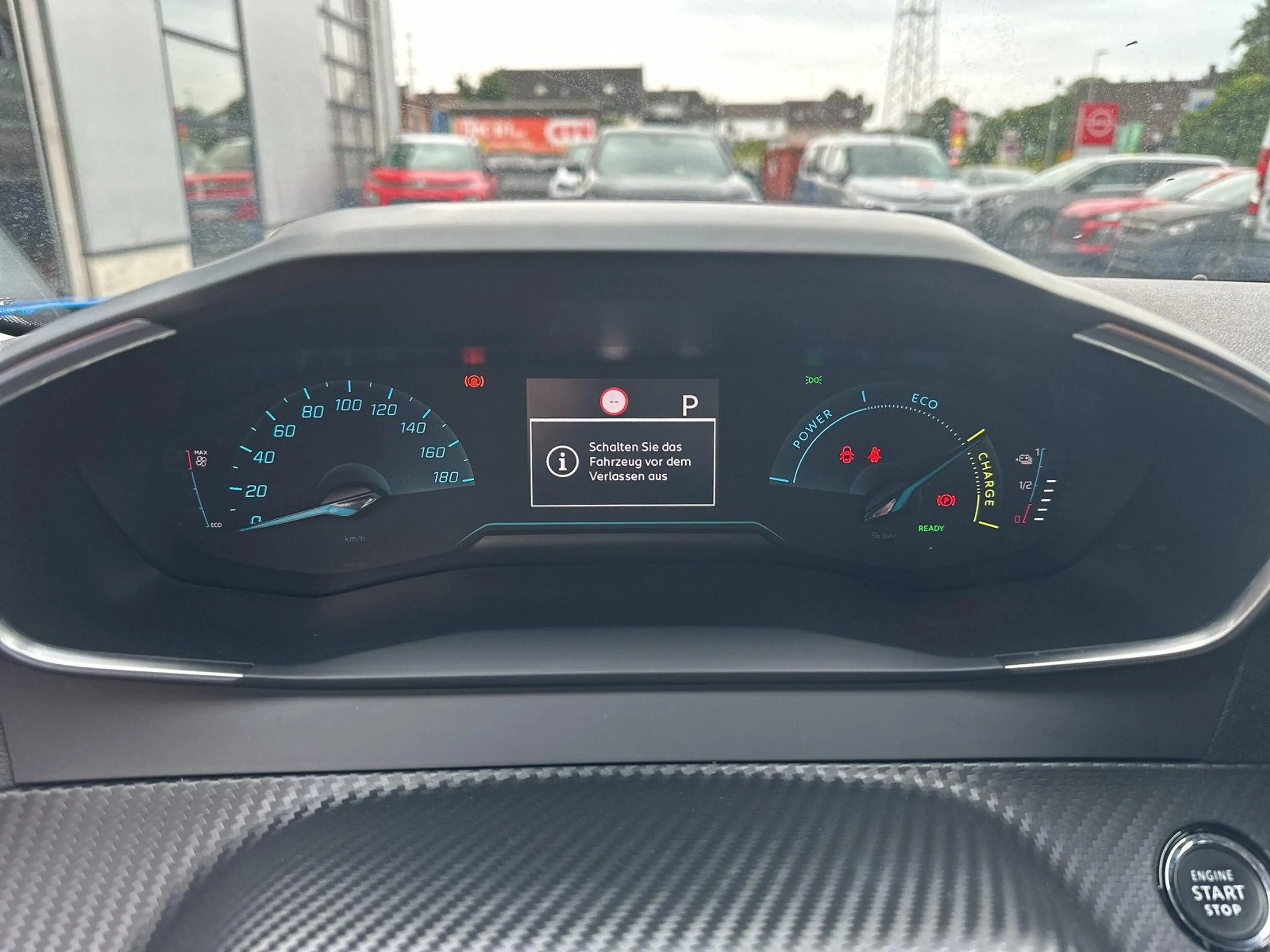 Peugeot e-2008 Allure — photo 14