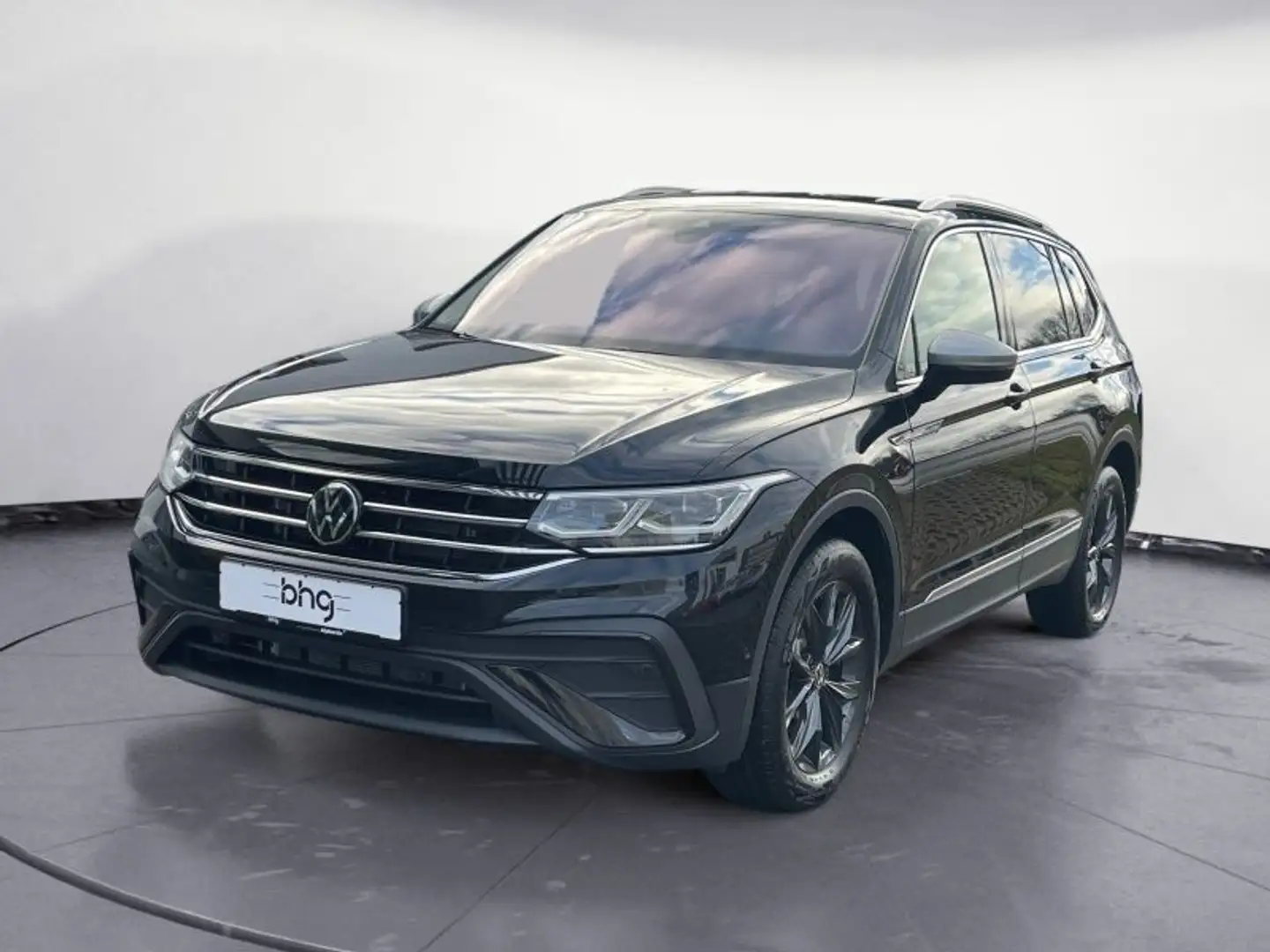 Volkswagen Tiguan Allspace Life 2,0 l TDI SCR 110 k W 7-Gan Schwarz - 2