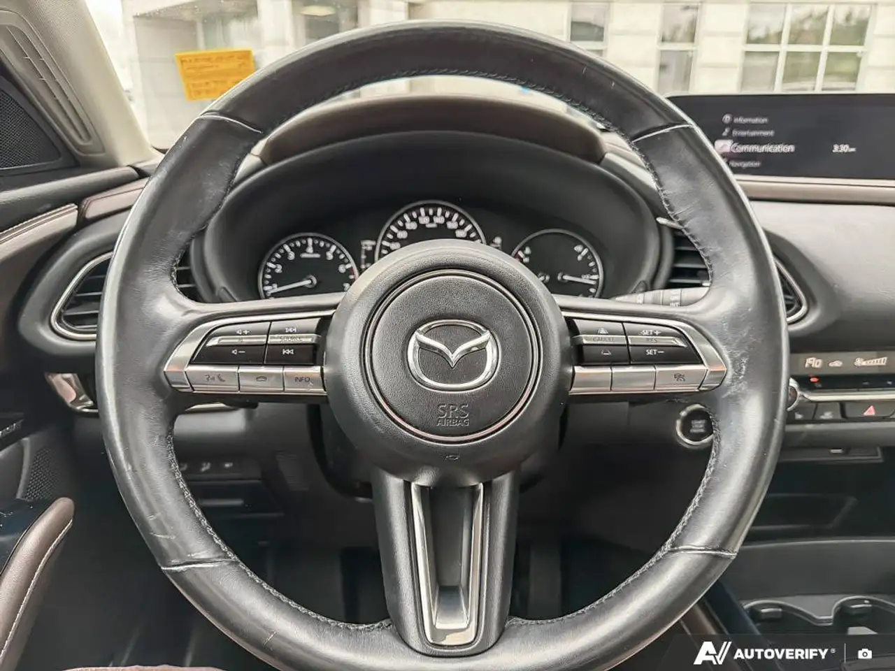 Mazda CX-30 photo Mazda CX-30
