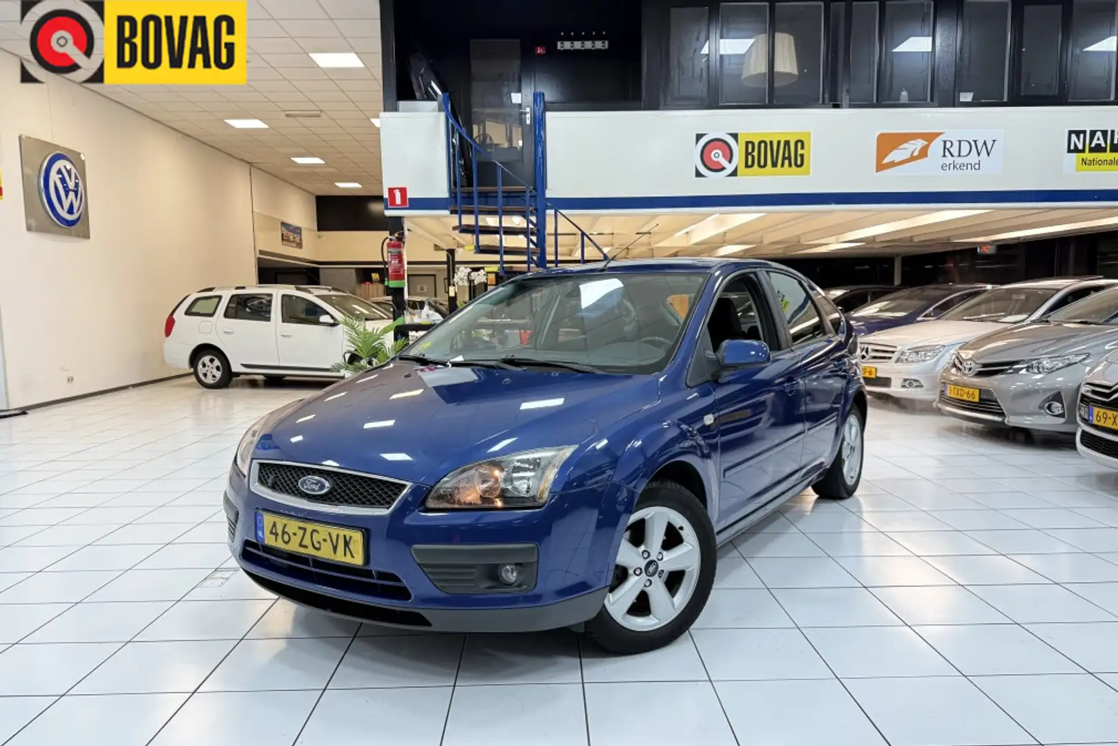Ford Focus 1.8-16V Amb. FlexiF Bovag Airco Blau - 1