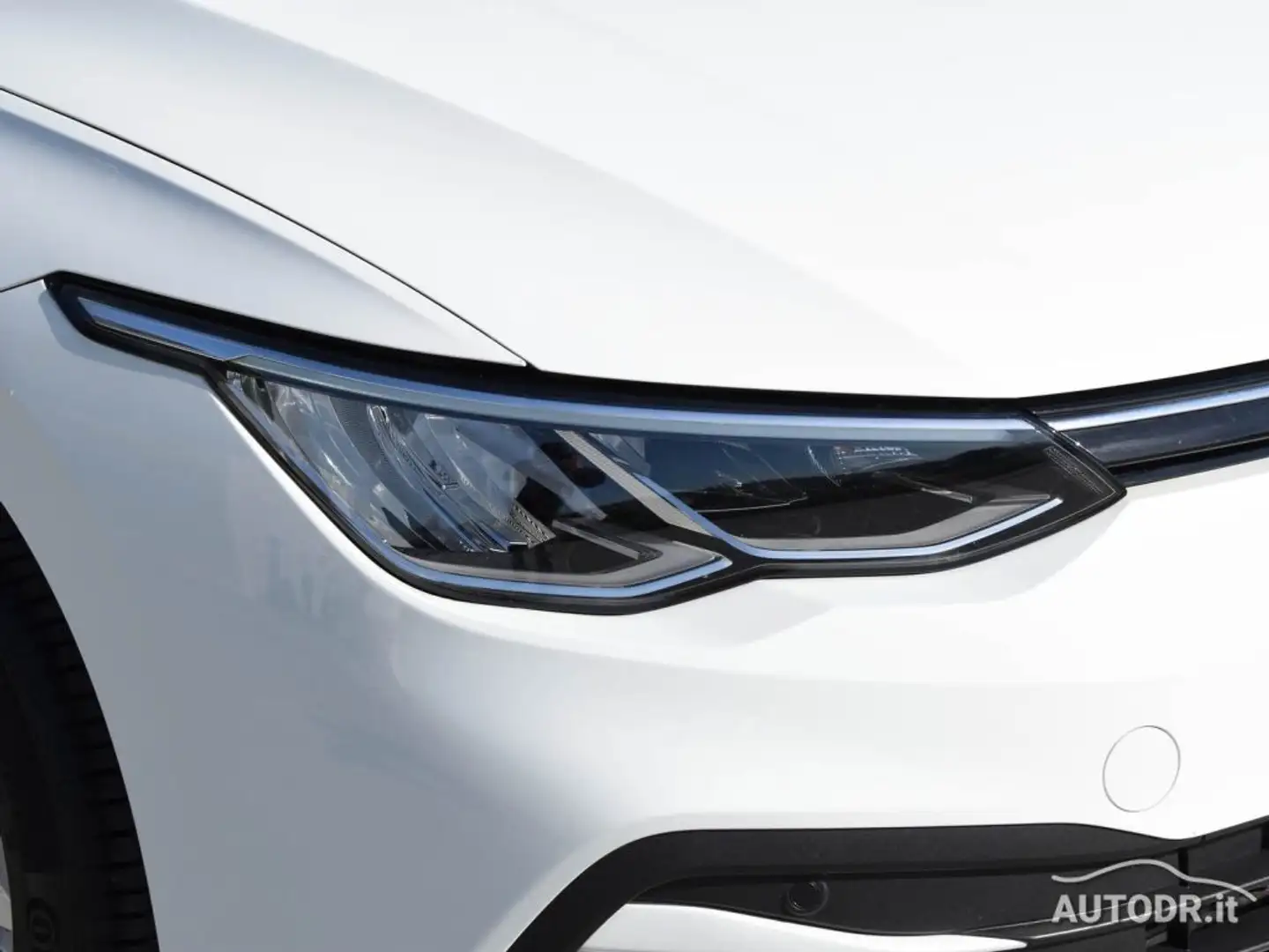 Volkswagen Golf Variant 2.0 TDI Life DSG Fari LED, App-Connect, ACC KM CER Weiß - 2