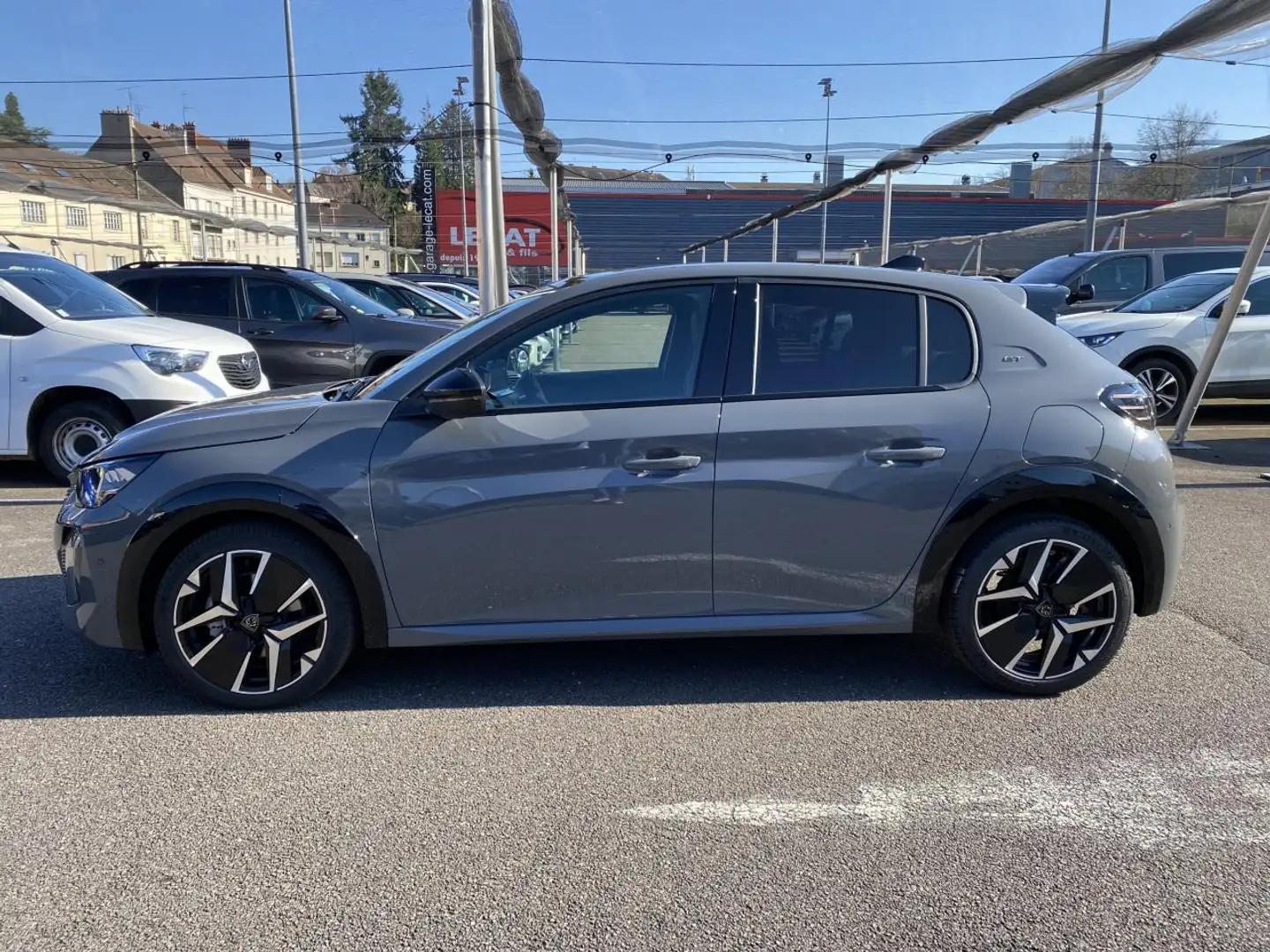 Peugeot 208 II (2) 1.2 HYBRID 145 GT E-DCS6 PACK DRIVE ASSIST  Grau - 2