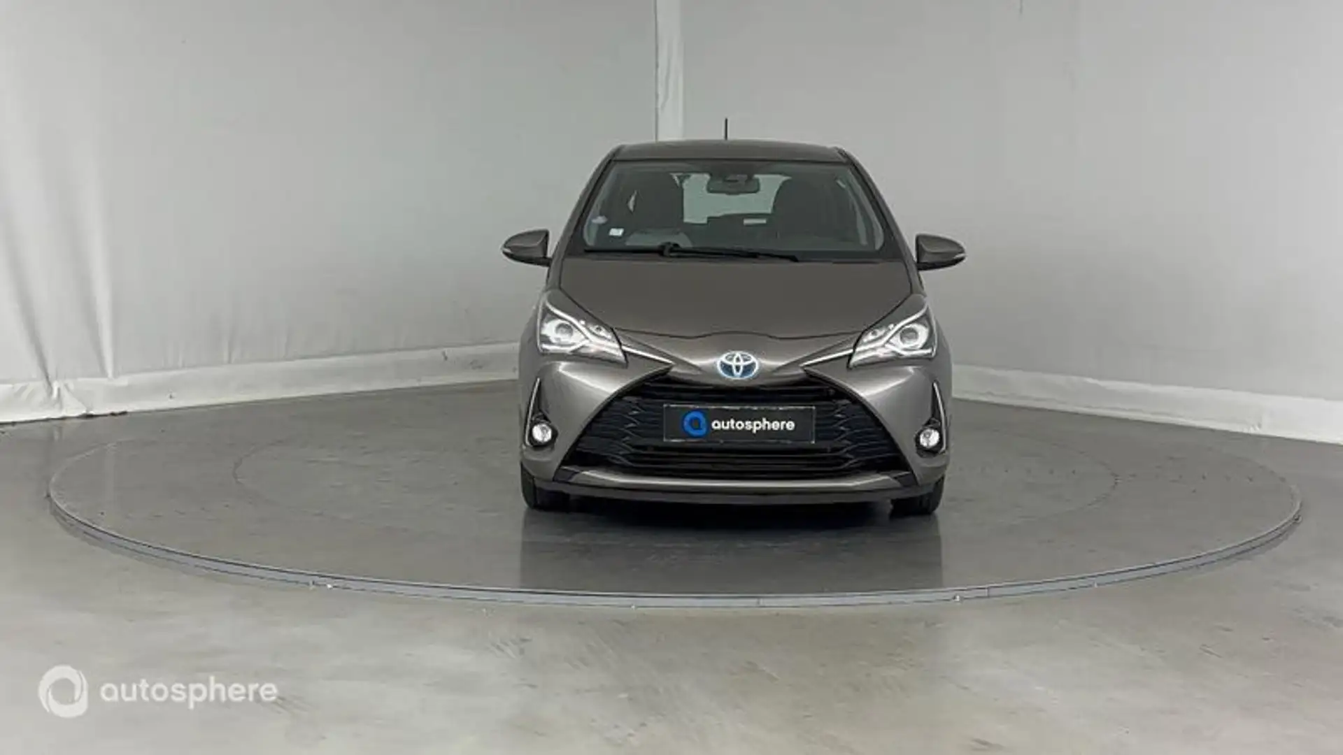 Toyota Yaris 100h Dynamic 5p RC18 - 2