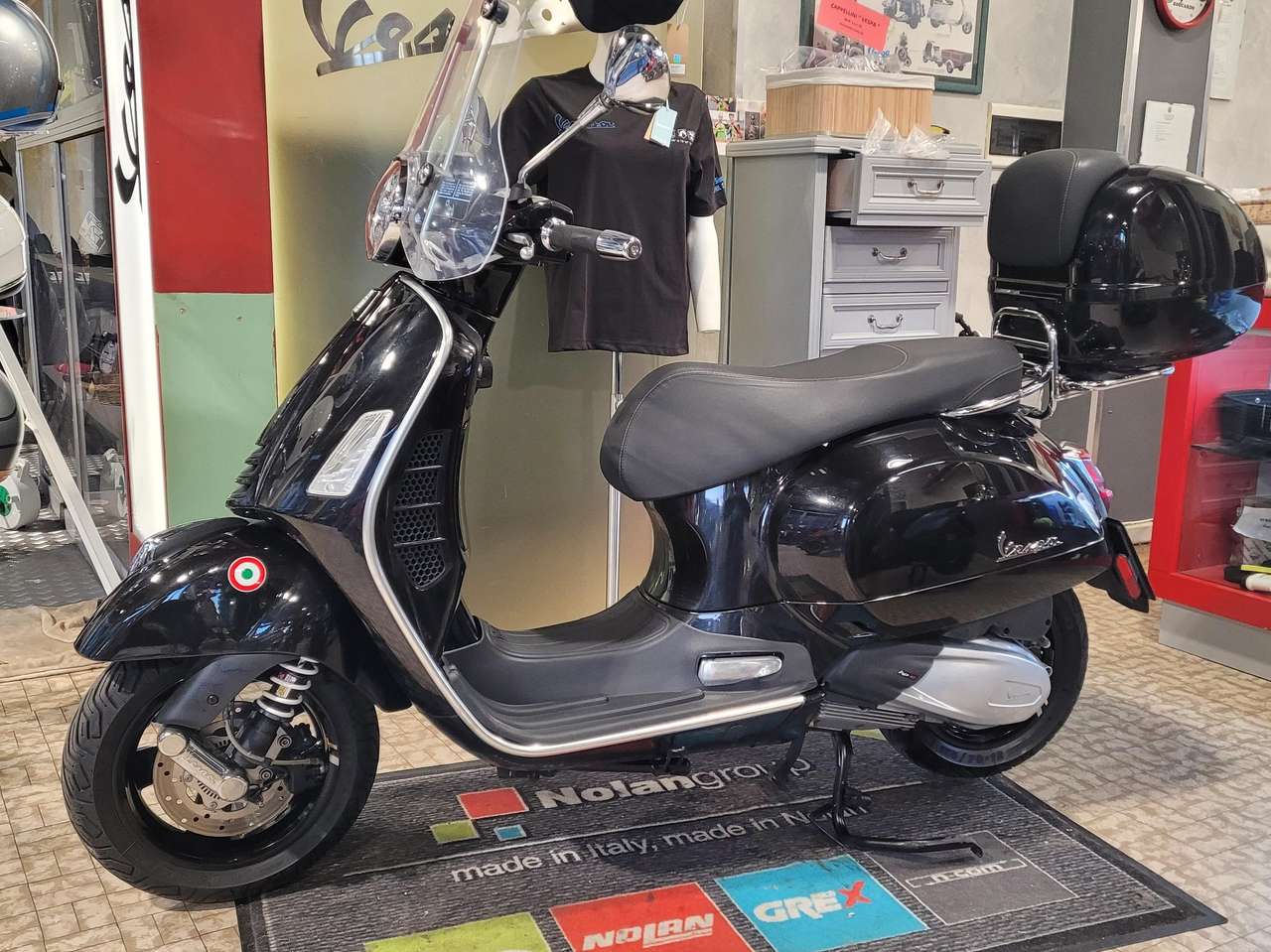 Vespa GTS Super Tech 300