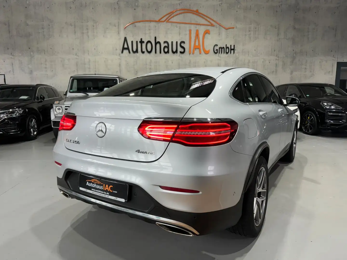 Mercedes-Benz GLC 250 /Coupe/4Matic/RFK/AMG/AMBIENTE Серебристый - 2