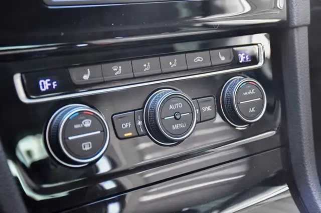 Volkswagen Golf view 28