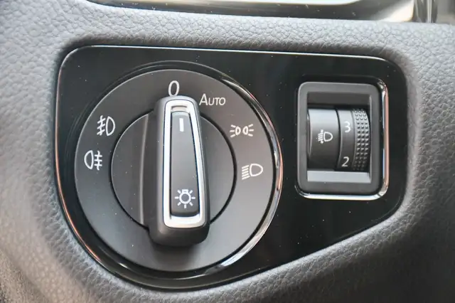 Volkswagen Golf view 29