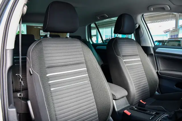 Volkswagen Golf view 15