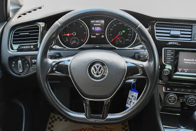 Volkswagen Golf view 18