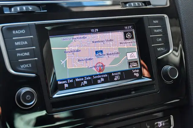 Volkswagen Golf view 26