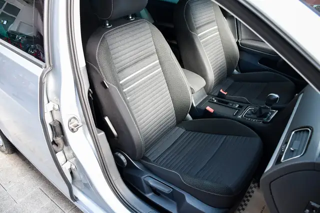 Volkswagen Golf view 14
