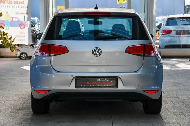Volkswagen Golf view 6