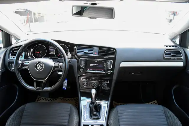 Volkswagen Golf view 20