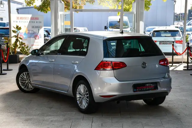 Volkswagen Golf view 4
