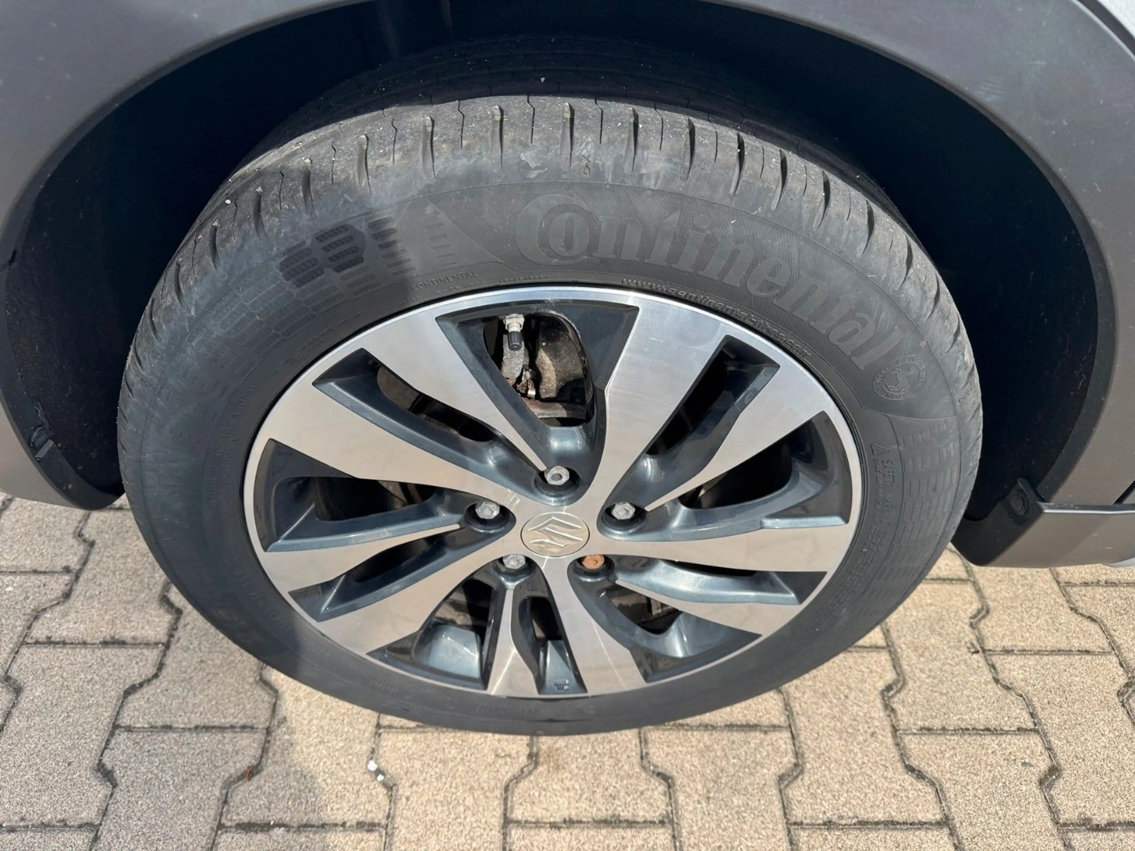 Suzuki SX4 S-Cross Comfort+ 4x4 AHK Winterräder — photo 15