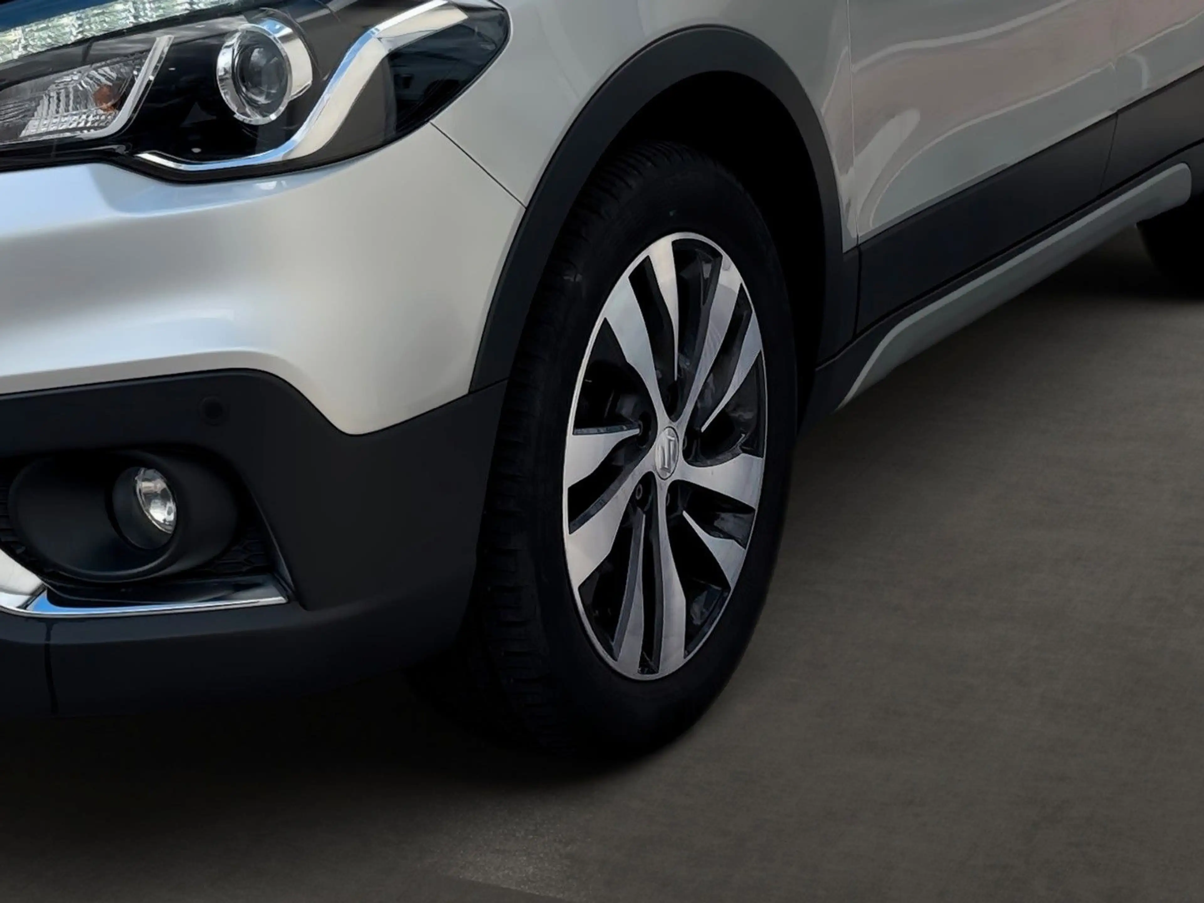 Suzuki SX4 S-Cross Comfort+ 4x4 AHK Winterräder — photo 6