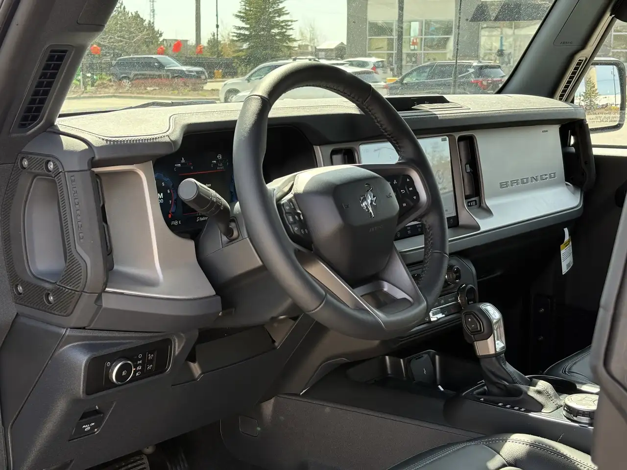 Ford Bronco снимка Ford Bronco