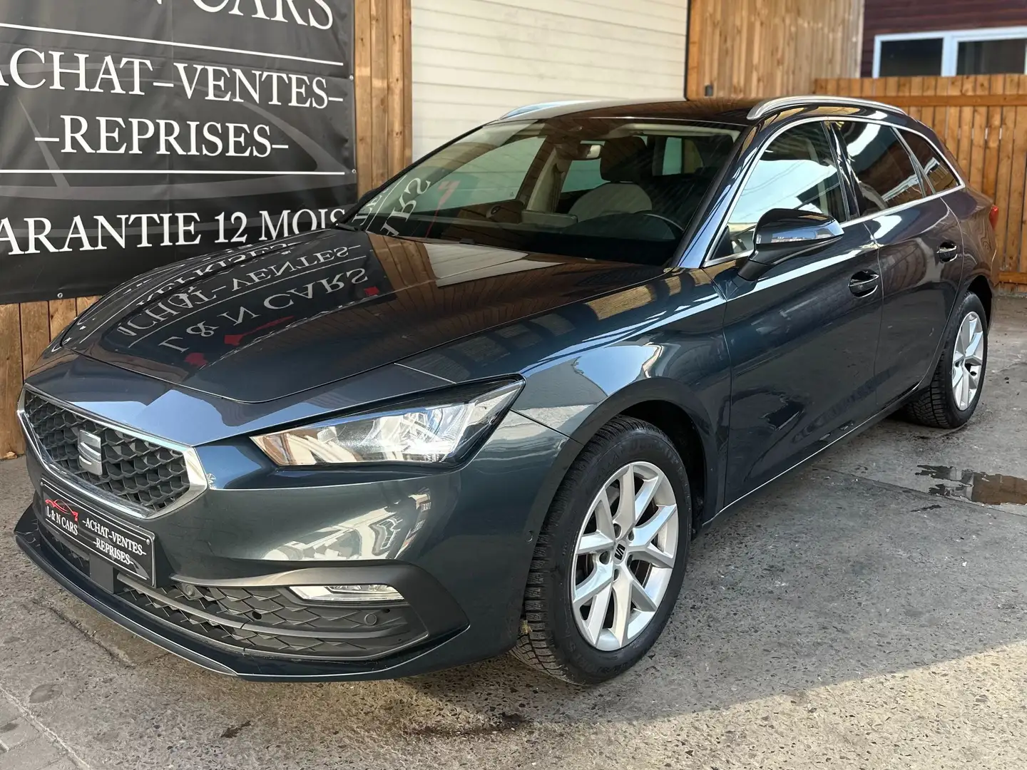SEAT Leon Leon ST 1.5 eTSI MHEV Move! DSG Gris - 1