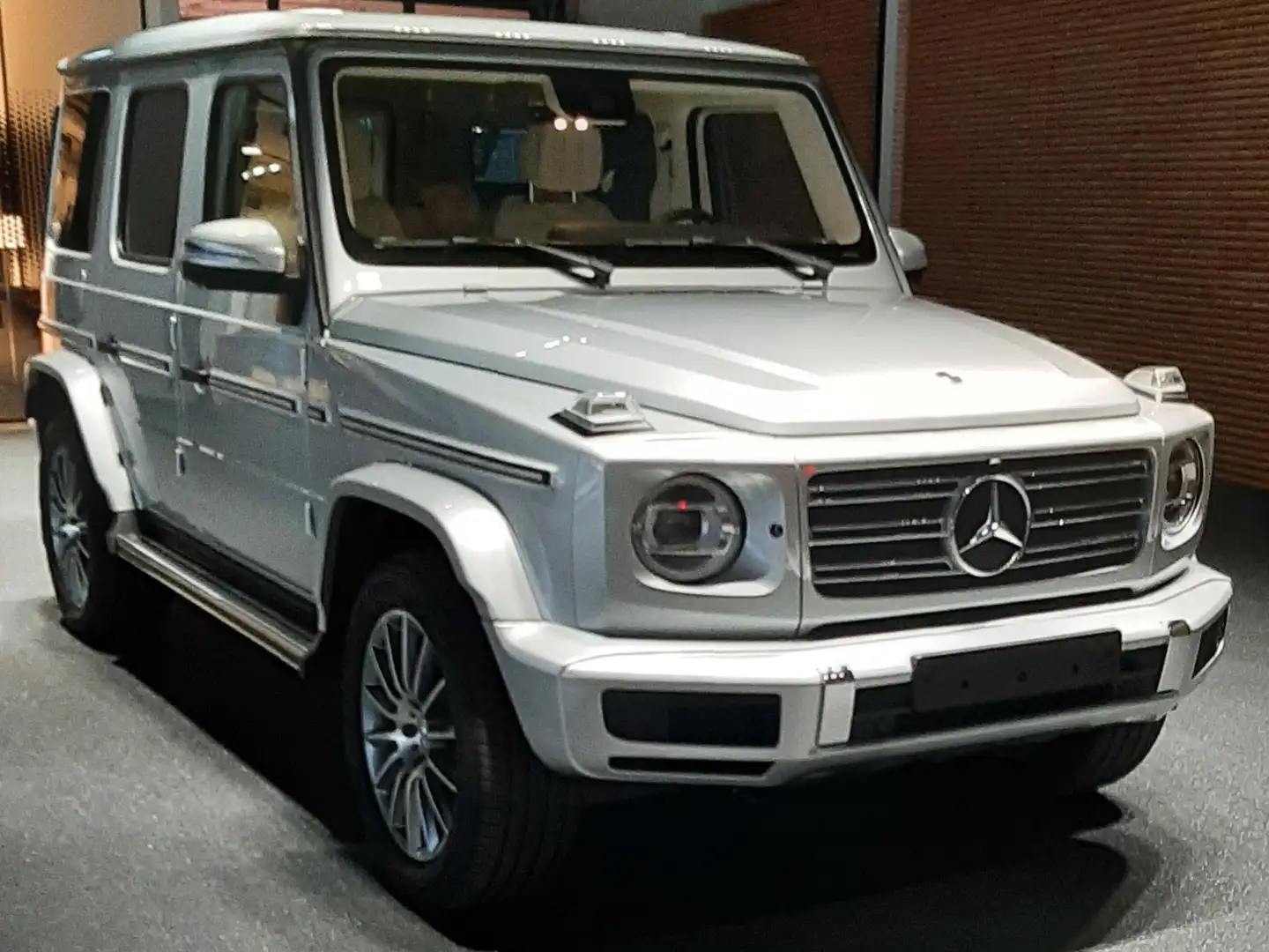 Mercedes-Benz G 400 G 400 d 9G-TRONIC Exclusive Argintiu - 1
