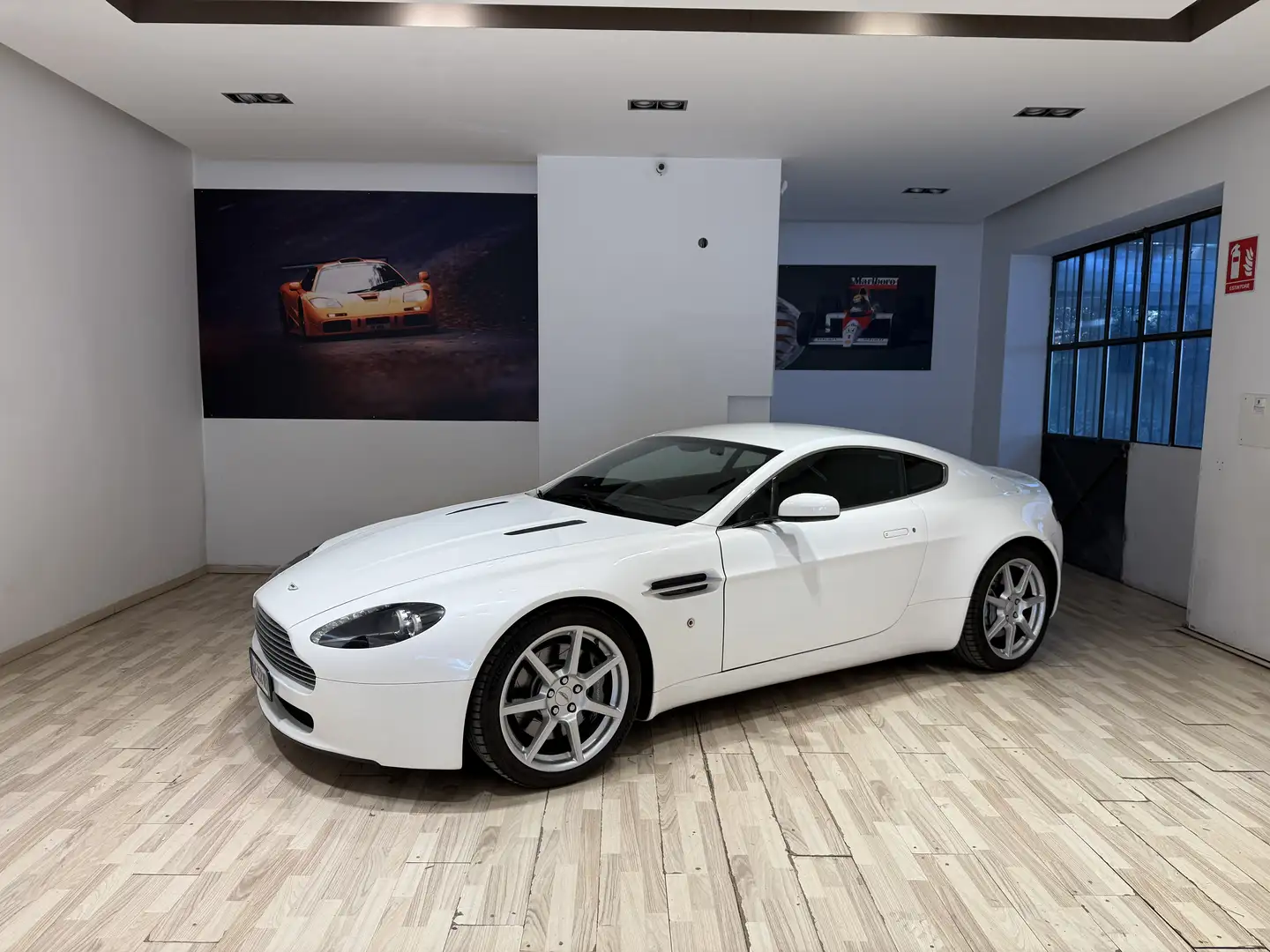 Aston Martin Vantage Vantage - manuale - prima vernice Wit - 1