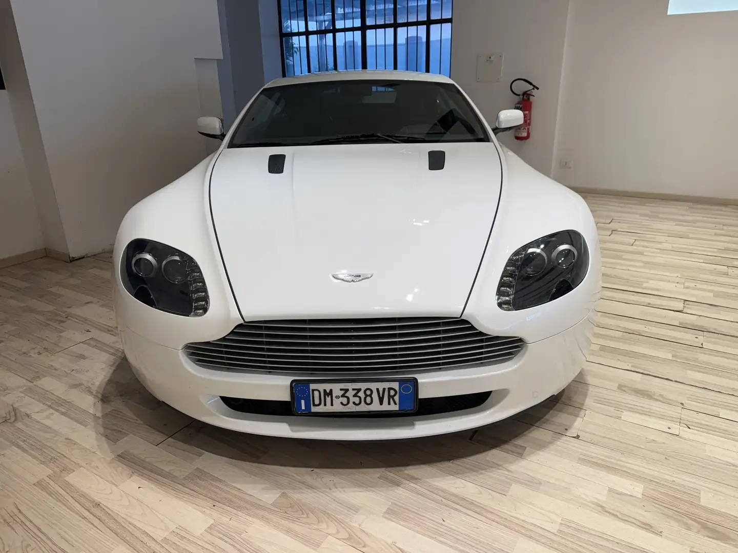 Aston Martin Vantage Vantage - manuale - prima vernice Wit - 2