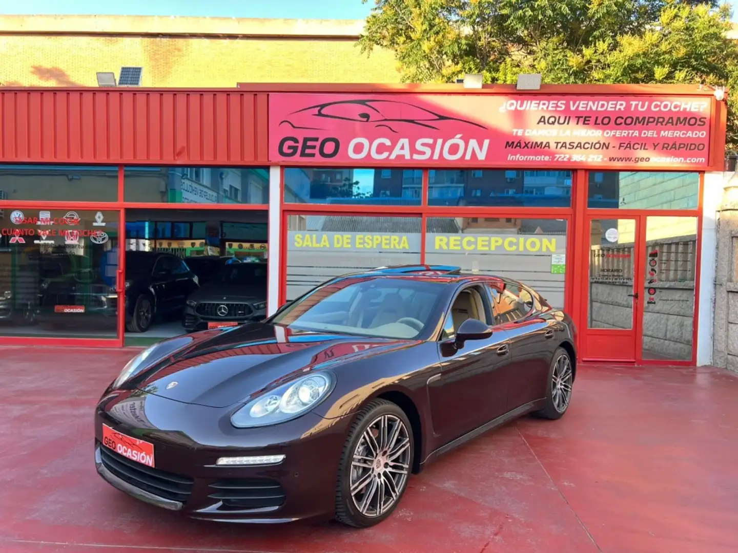 Porsche Panamera 4 PDK Burdeos - 1