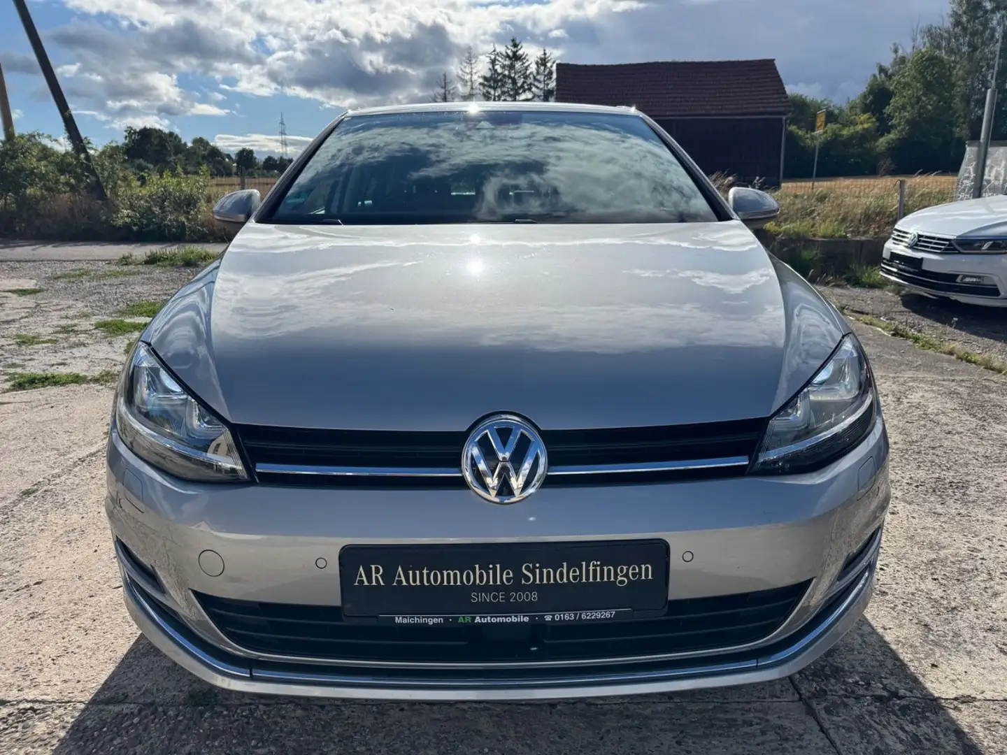 Volkswagen Golf VII Lim. Highline DSG*AHK*ACC*XEN* Plateado - 2