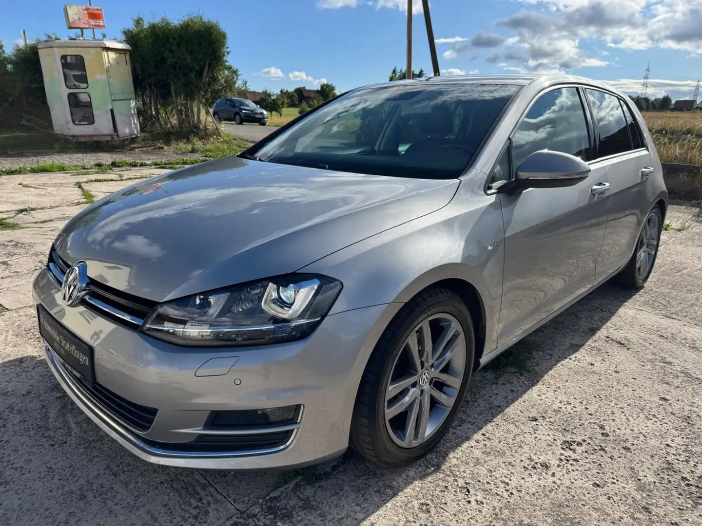 Volkswagen Golf VII Lim. Highline DSG*AHK*ACC*XEN* Plateado - 1