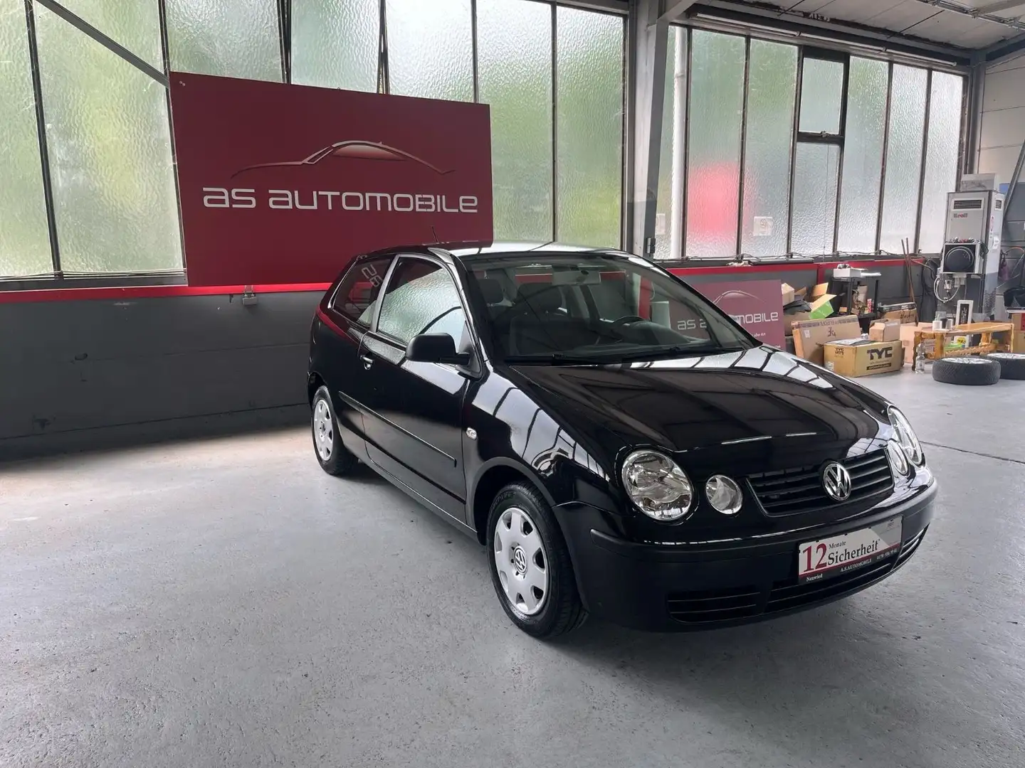 Volkswagen Polo IV Basis Schwarz - 2