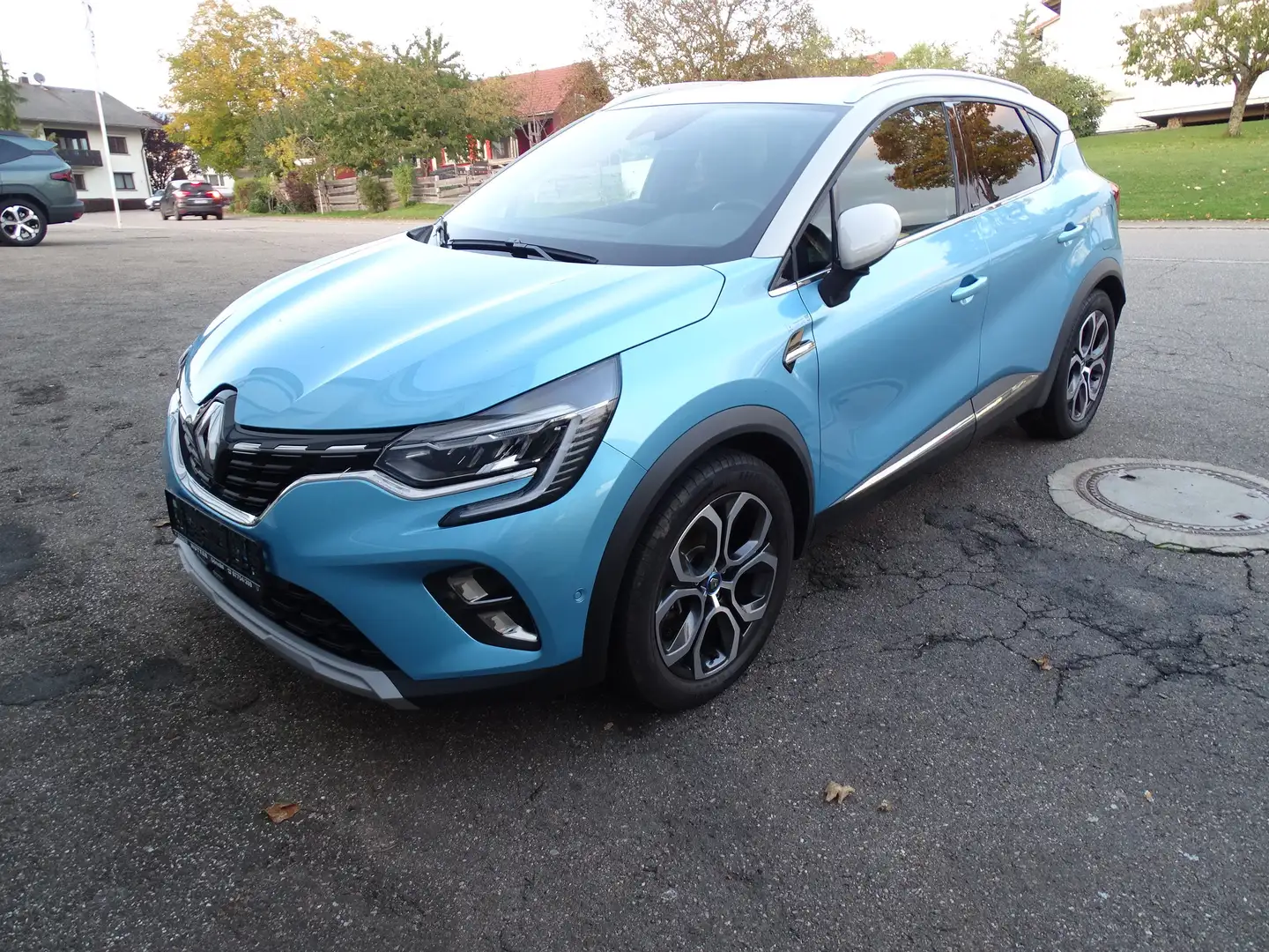 Renault Captur 1.6 E-Teck Plug-in Hybrid 160 Edition One Blau - 1