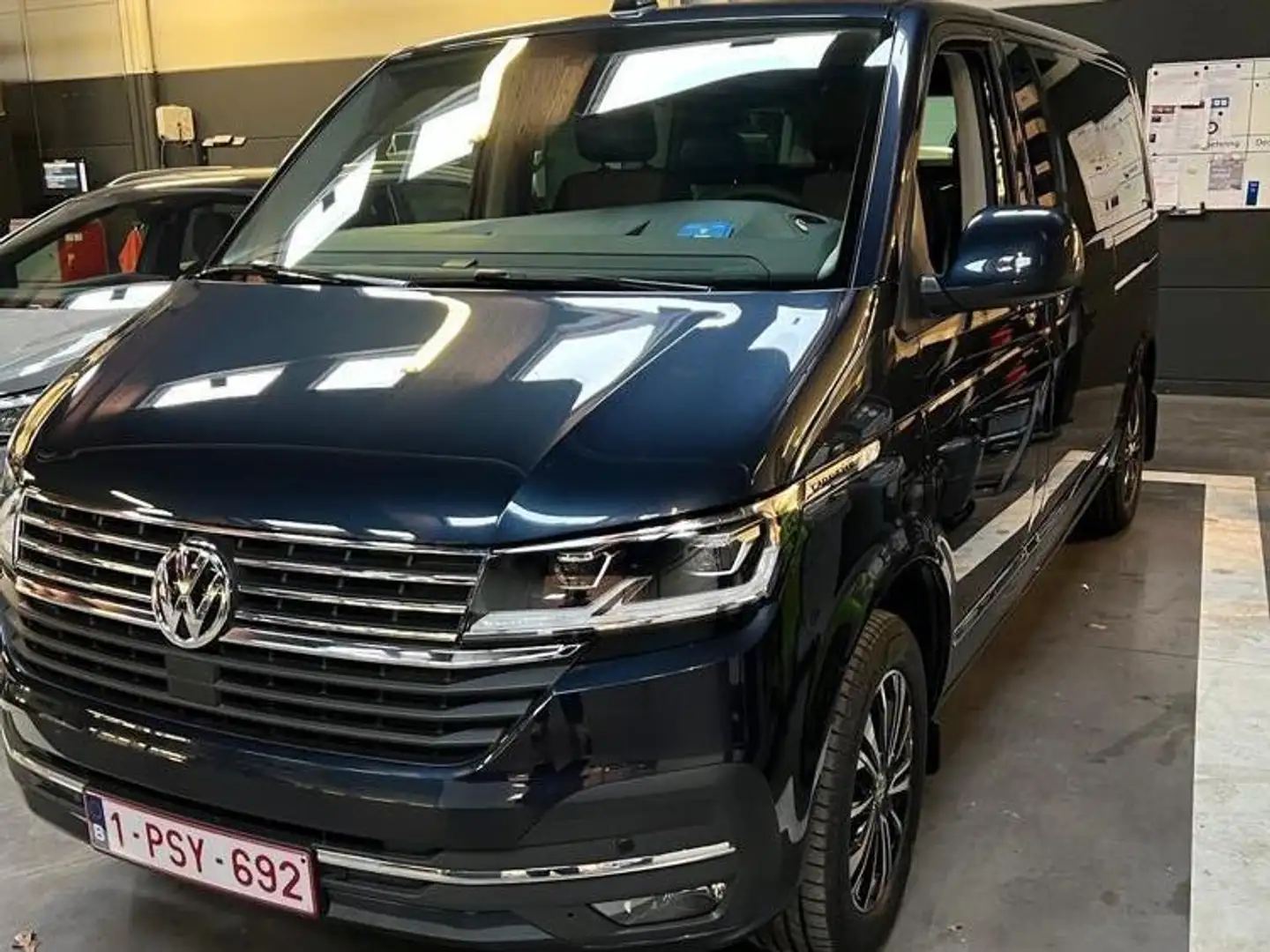 Volkswagen T6 Caravelle Motorvermogen P.2 110,00kW Kék - 1