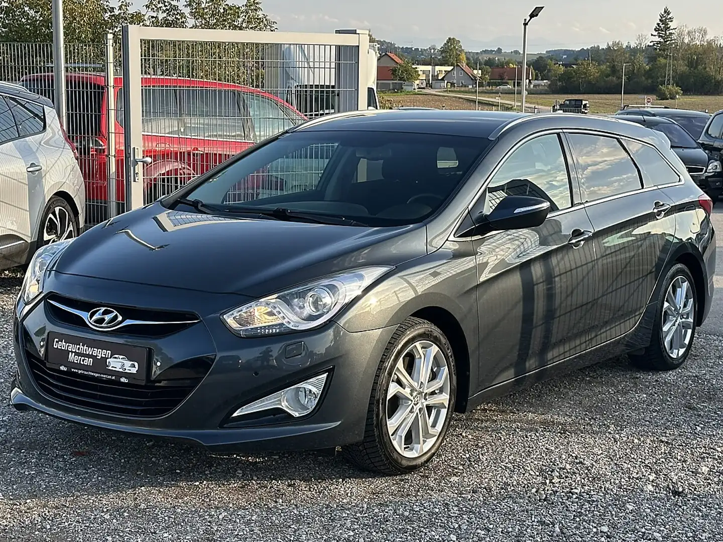 Hyundai i40 Style 1,7 CRDi DPF Aut. Grau - 1