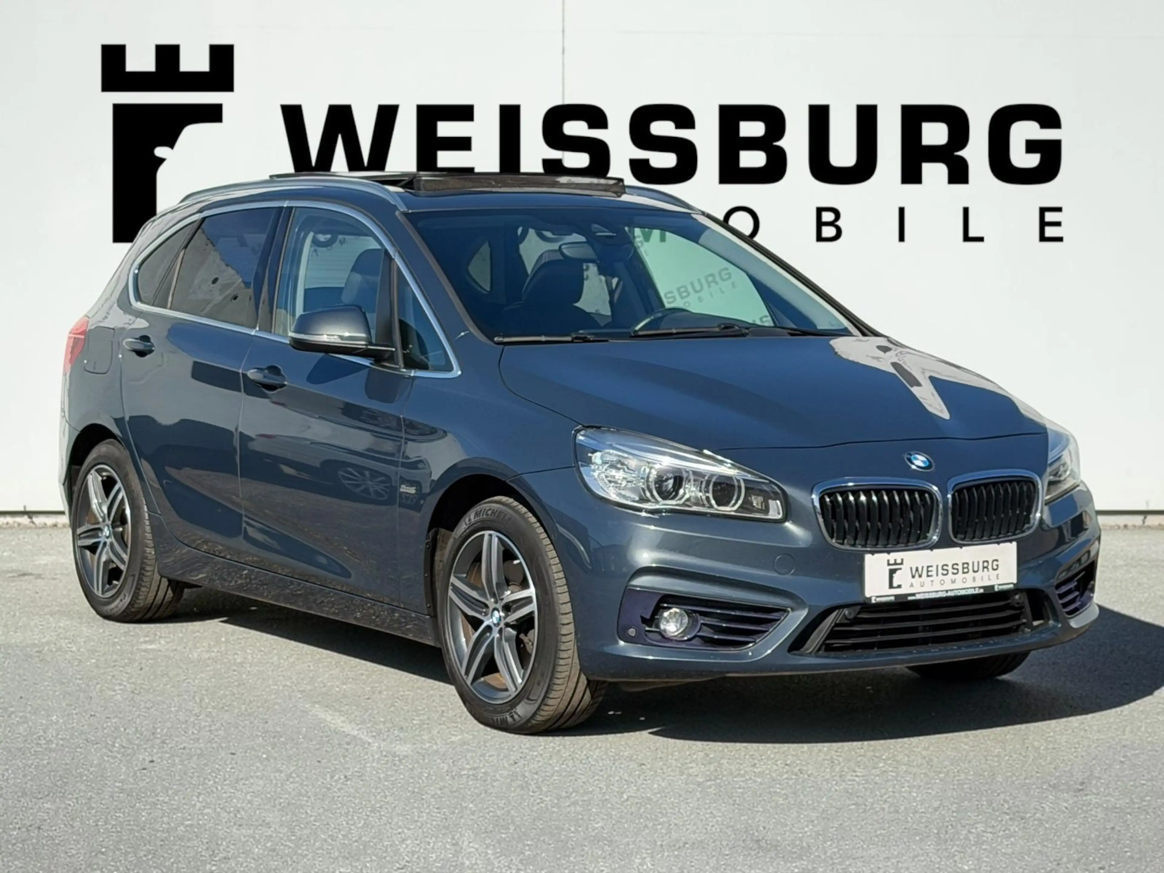 BMW 220 i Sport Line NAVI*XENON*PANO*AHK*KLIMA*SHZ