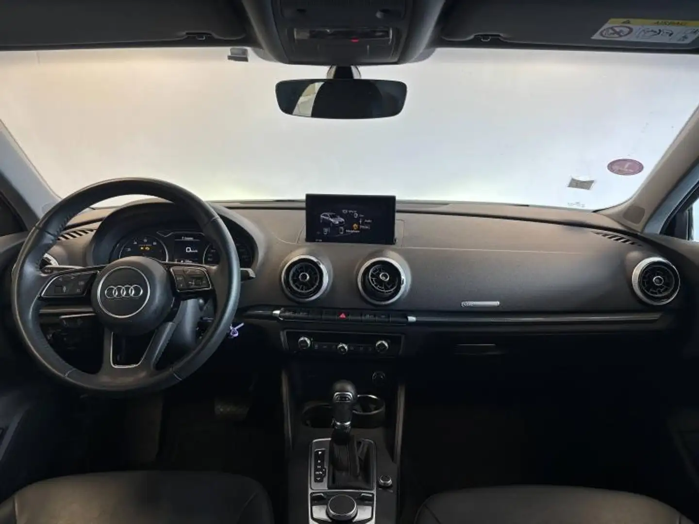 Audi A3 35 TFSI 150ch Mild Hybrid Design S tronic 7 - 2