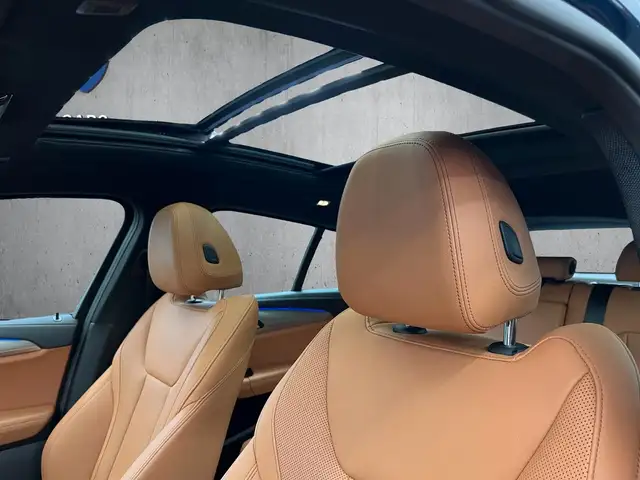 BMW X4 M view 9