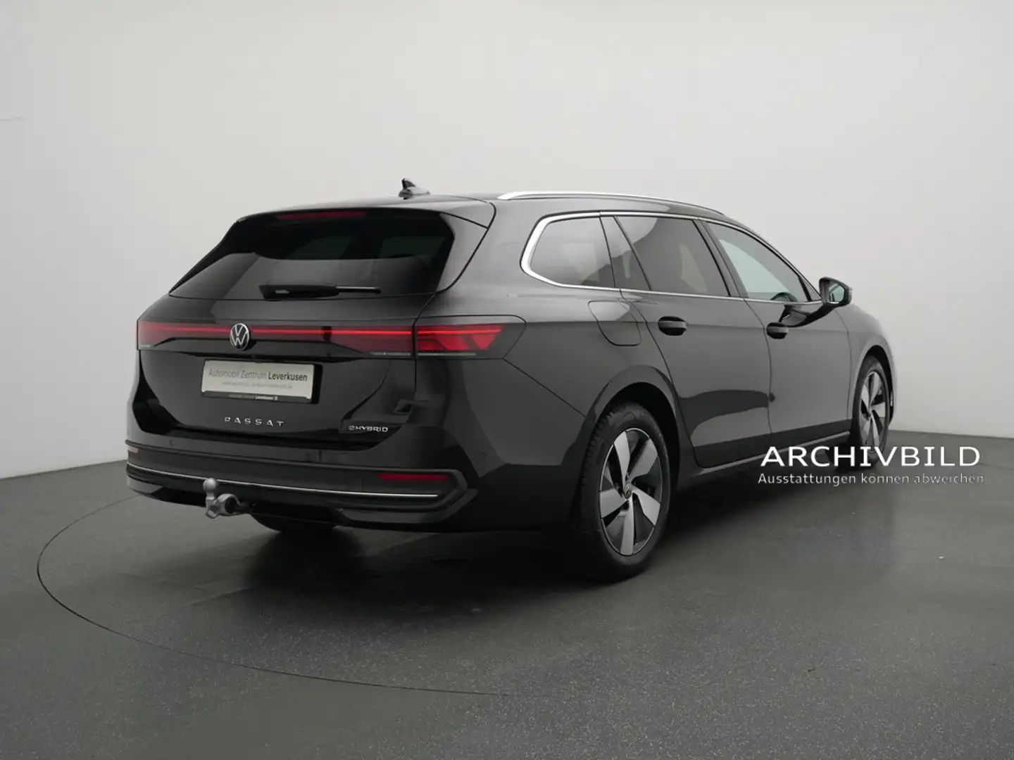Volkswagen Passat eHybrid Business MASSAGE AHK ACC LEDER Schwarz - 2