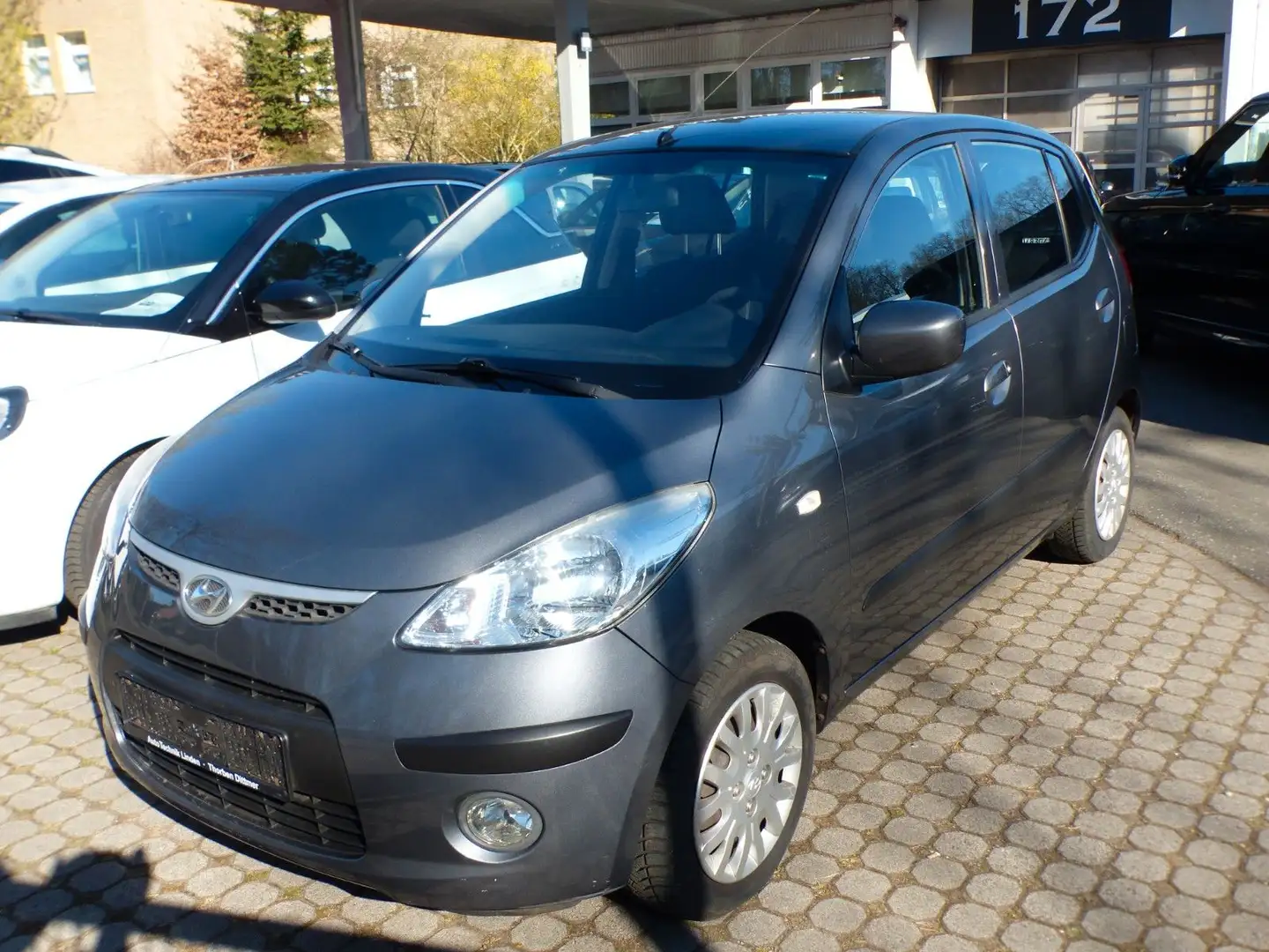Hyundai i10 Classic 1.2 Lim. Automatik Klima Servo siva - 1