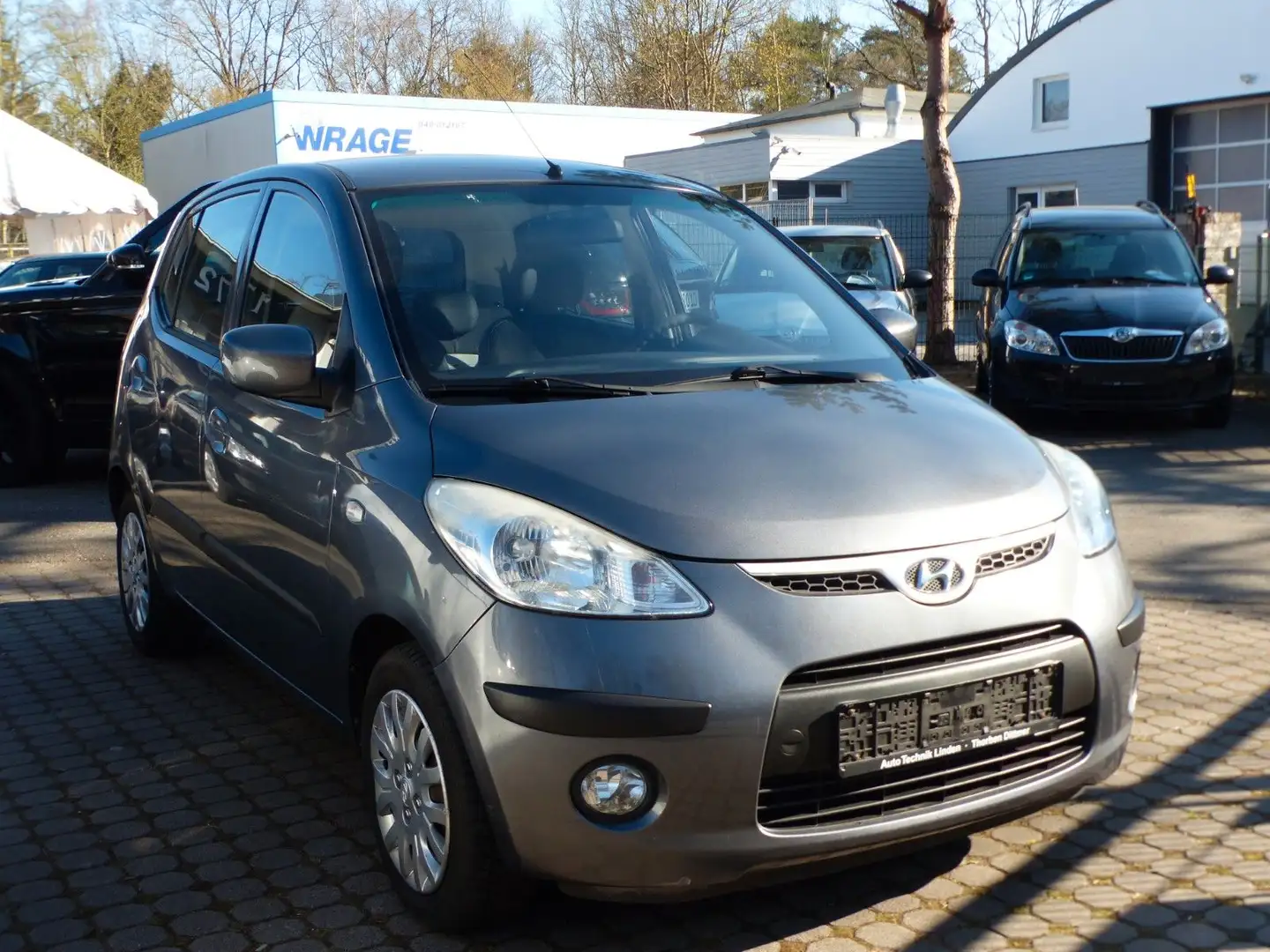 Hyundai i10 Classic 1.2 Lim. Automatik Klima Servo siva - 2