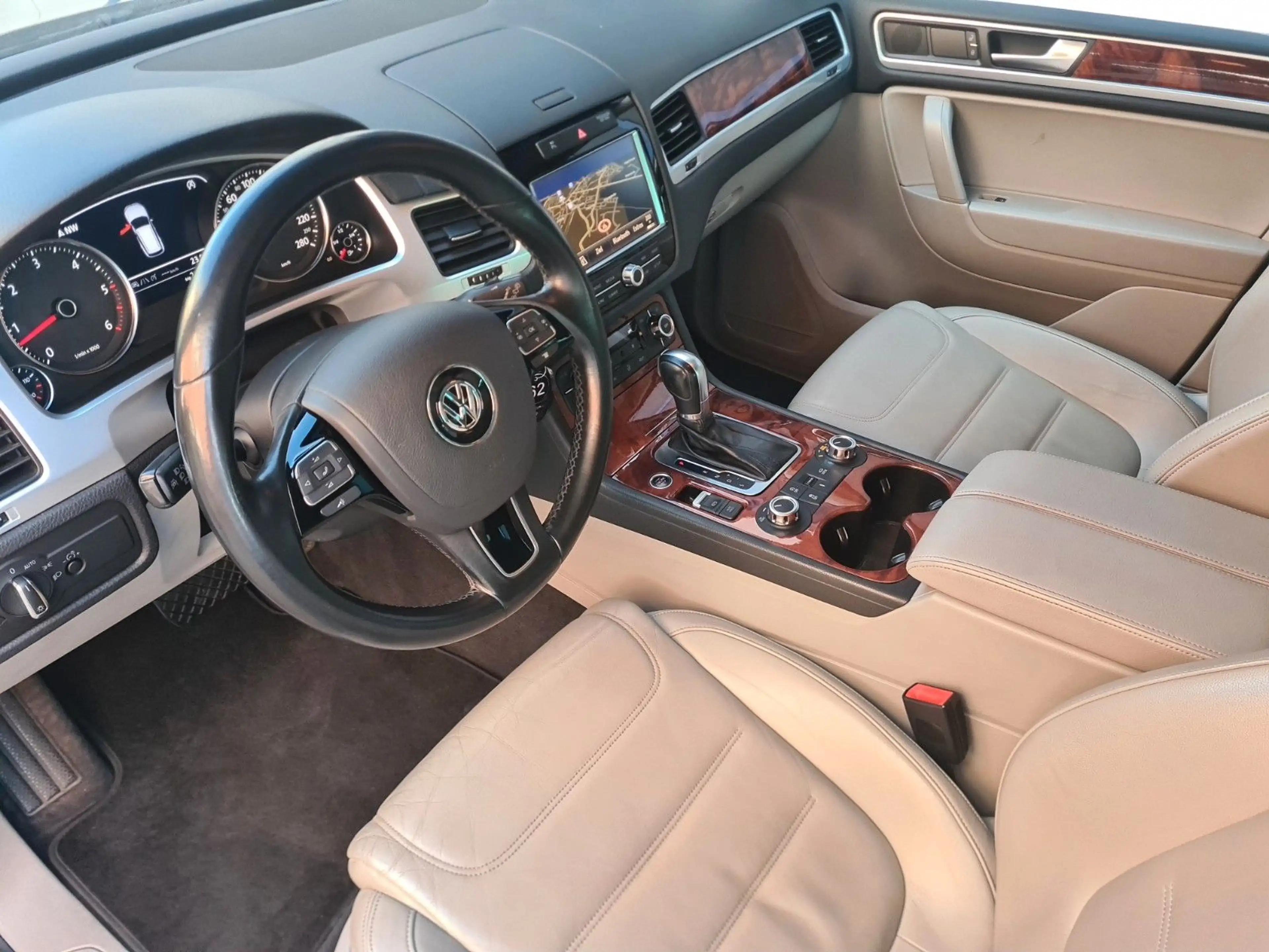Volkswagen Touareg V6 TDI BMT *Garantie*Autom.*Navi*AHK* — photo 9