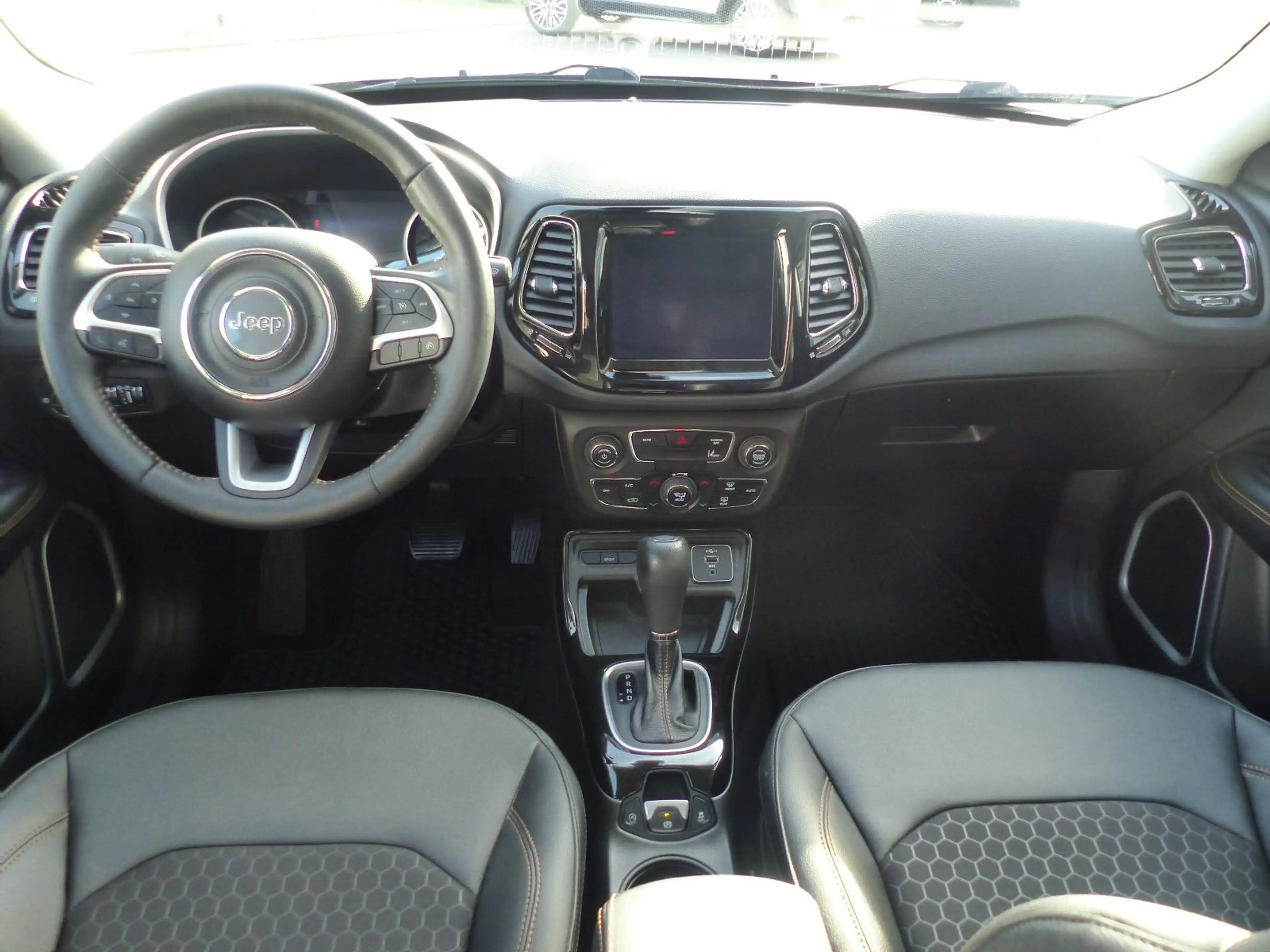 Jeep Compass Limited FWD NAVI SHZ ALLWETTER — photo 14