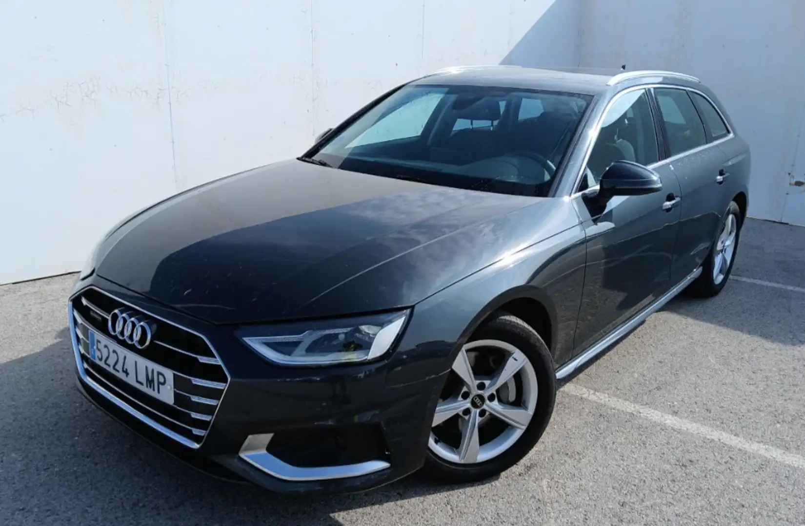 Audi A4 Avant 40 TDI Advanced quattro S tronic 150kW Zwart - 1
