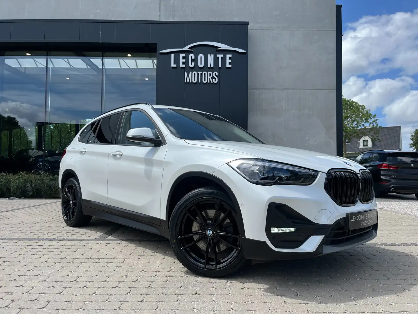BMW X1 X1 xDrive25e Plug In Hybrid Panodak/Leder/Camera.. Wit - 1