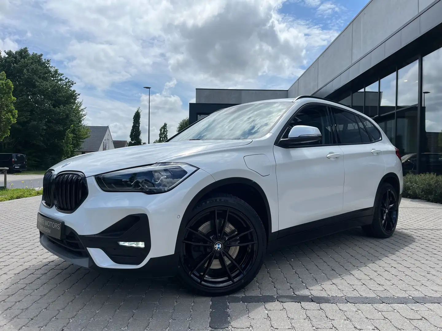 BMW X1 X1 xDrive25e Plug In Hybrid Panodak/Leder/Camera.. Wit - 2