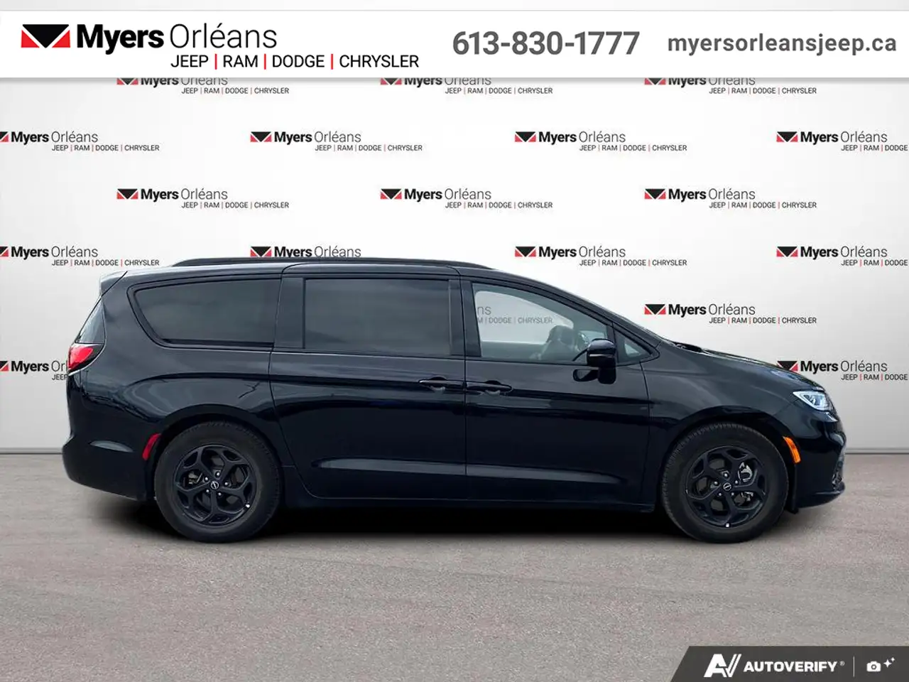 Chrysler Pacifica снимка Chrysler Pacifica