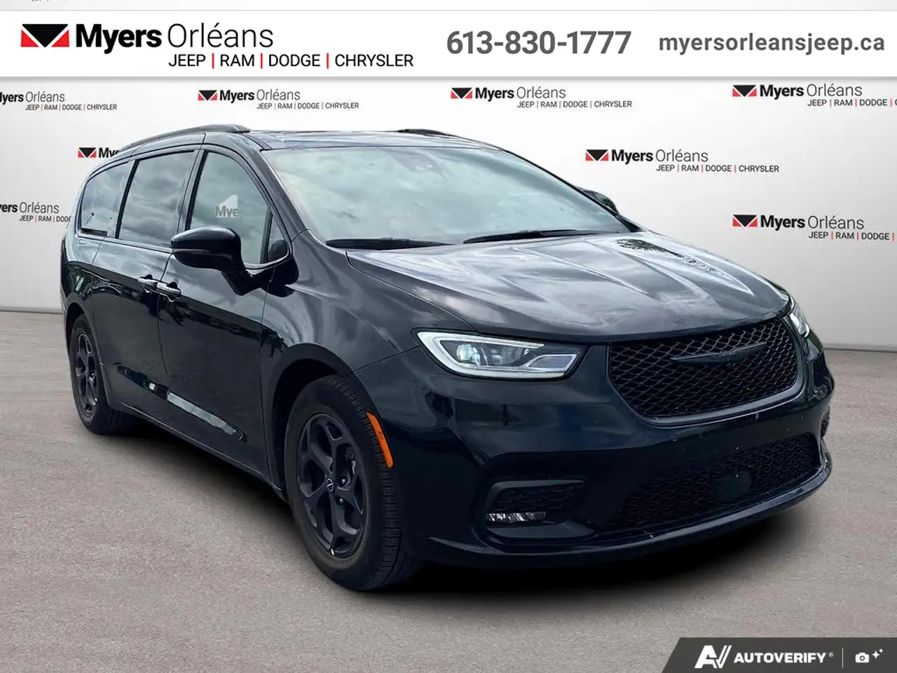 Chrysler Pacifica снимка Chrysler Pacifica