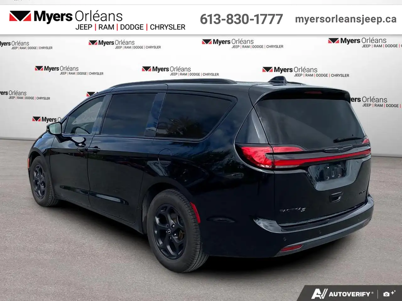 Chrysler Pacifica снимка Chrysler Pacifica