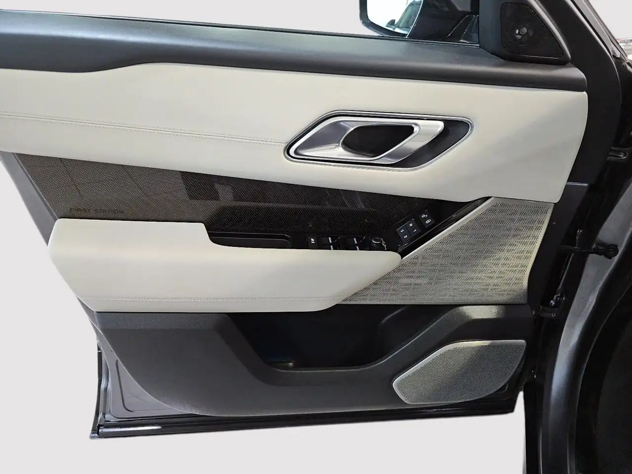 Land Rover Range Rover Velar снимка Land Rover Range Rover Velar