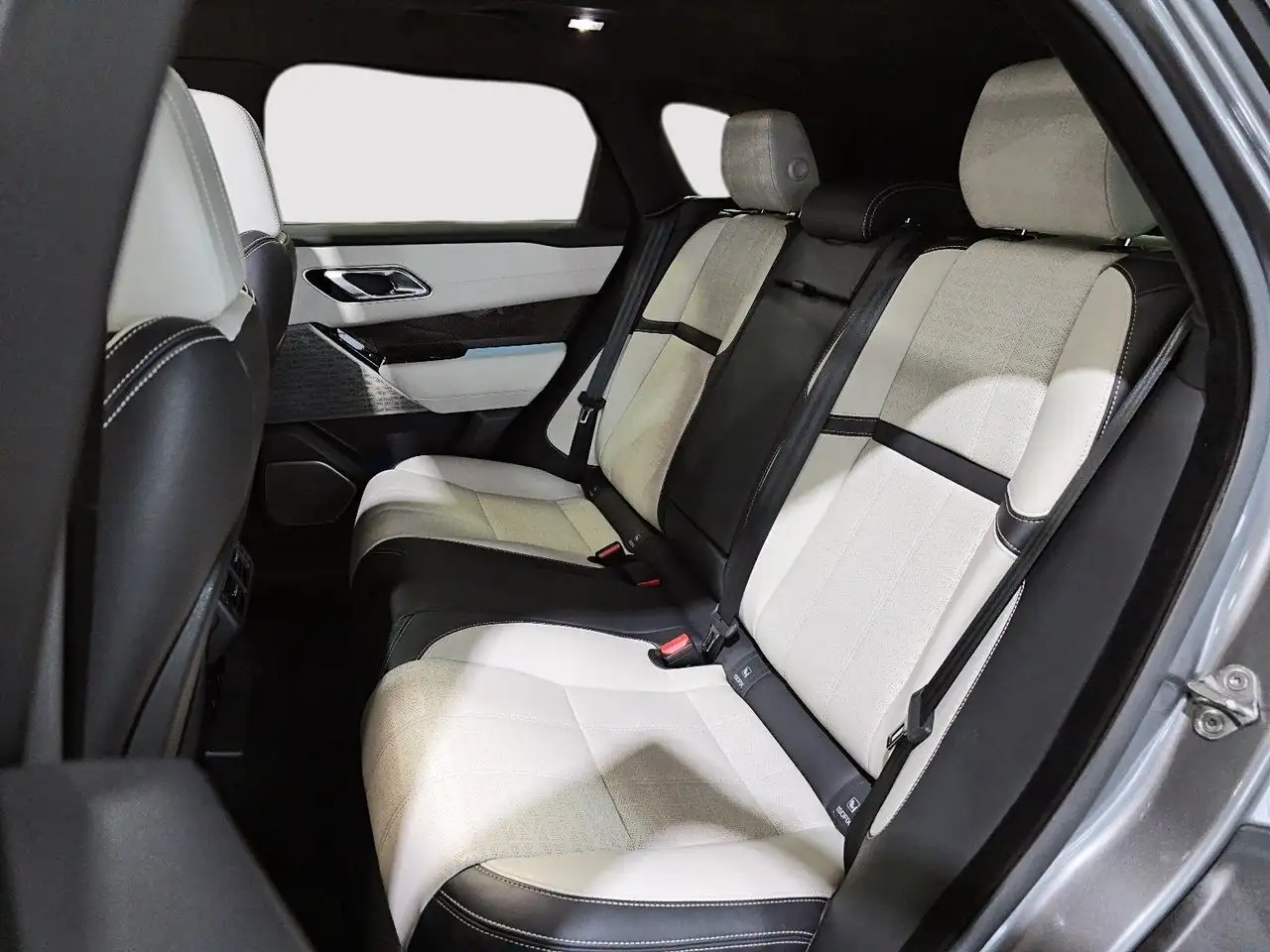 Land Rover Range Rover Velar снимка Land Rover Range Rover Velar